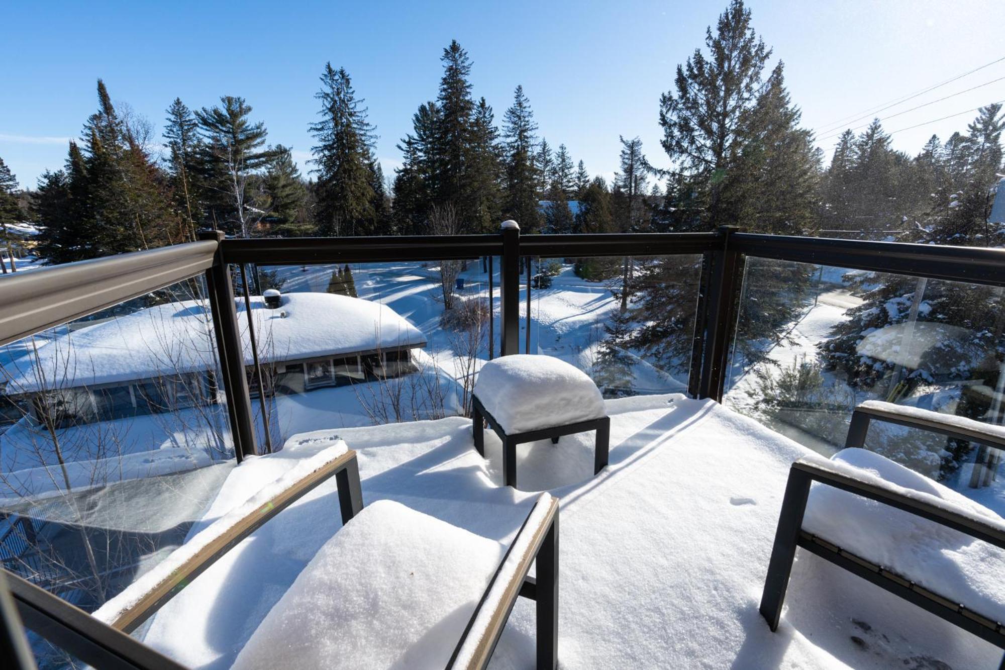 Le Viking Resort Sainte-Marguerite-du-Lac-Masson 외부 사진